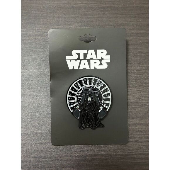 Star Wars Emperor Palpatine Spinning Enamel Pin - Picture 1 of 5